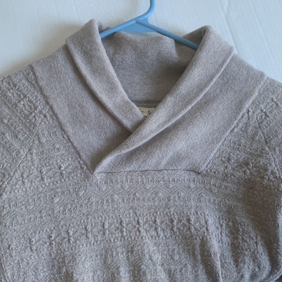 Beige sweater with pockets - Picture 2 of 5